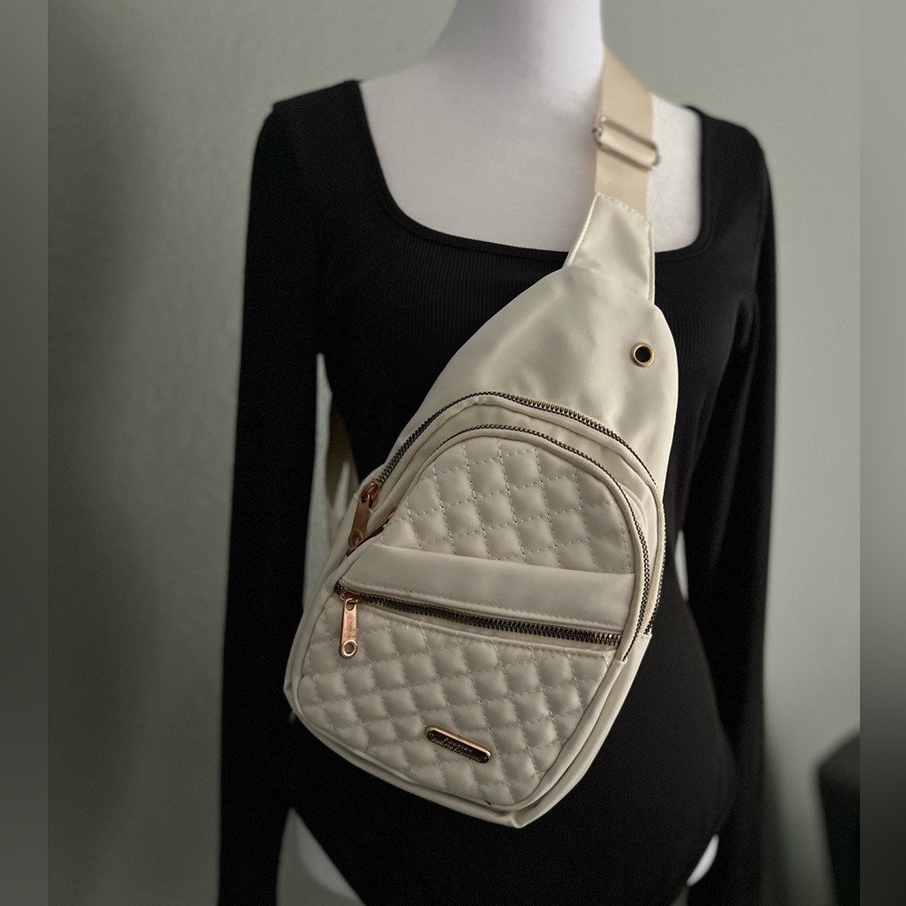 Ticktock viral sling bag off-white.
